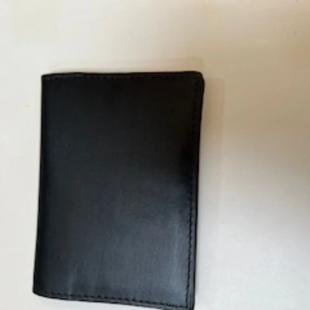 Winn International Leather Card Case Black